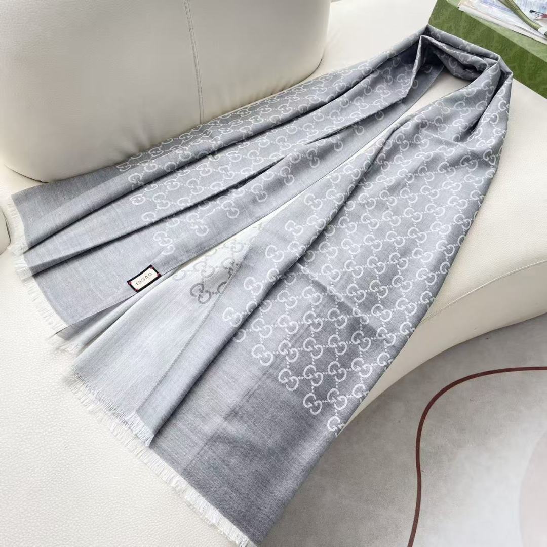 Gucci · 古奇经典羊绒披肩围巾❗来个硬货.麻溜的安排上.纯正出口❗原订单已经交货一批，其中一批刚过