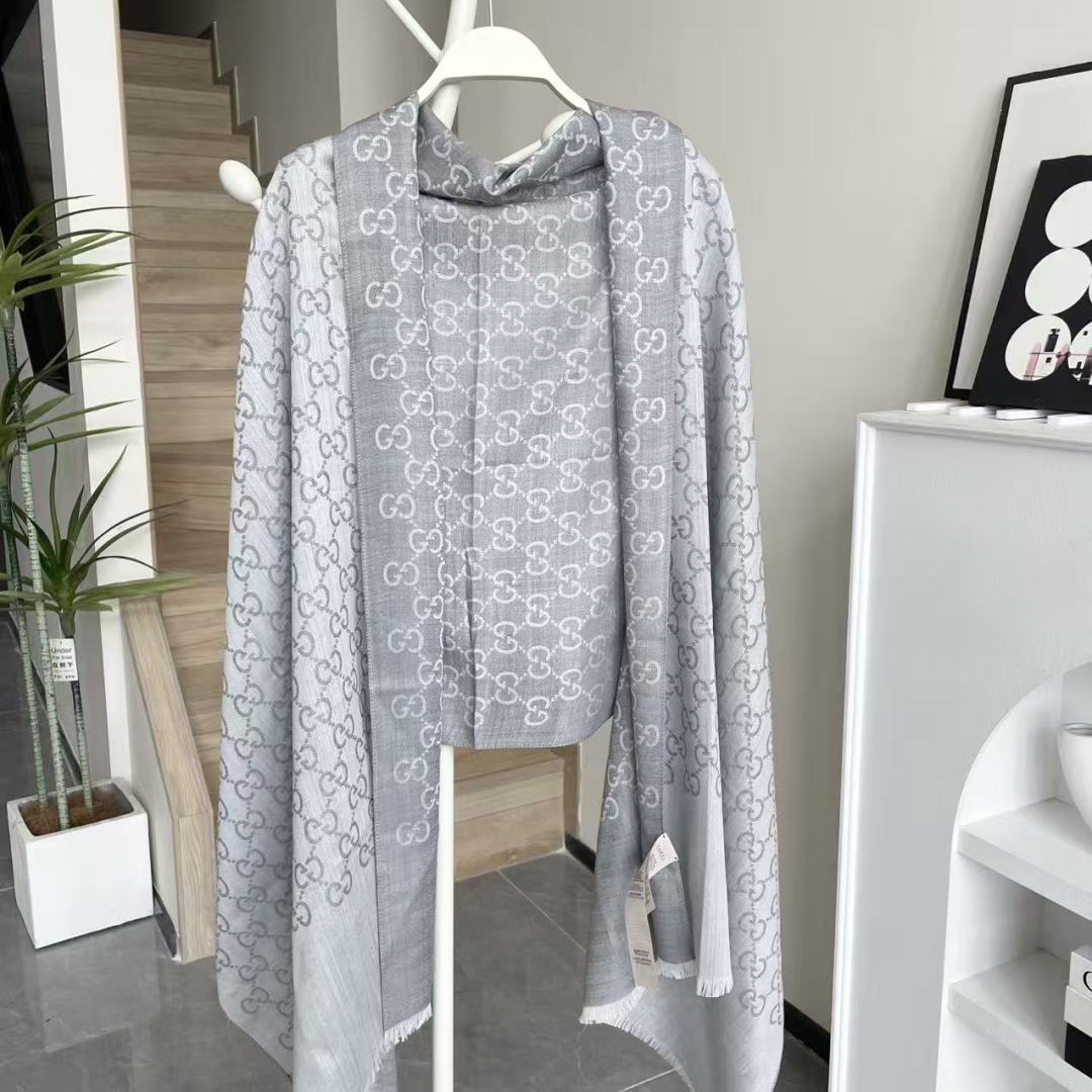 Gucci · 古奇经典羊绒披肩围巾❗来个硬货.麻溜的安排上.纯正出口❗原订单已经交货一批，其中一批刚过