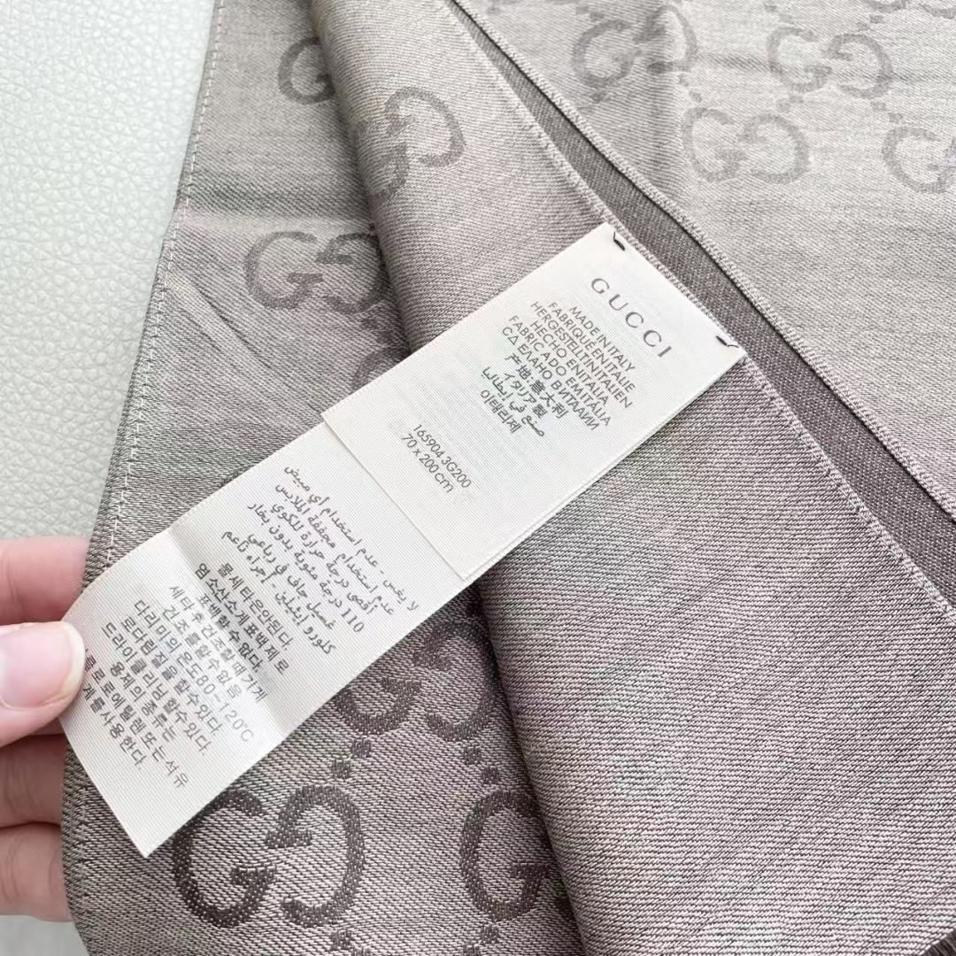 Gucci · 古奇经典羊绒披肩围巾❗来个硬货.麻溜的安排上.纯正出口❗原订单已经交货一批，其中一批刚过