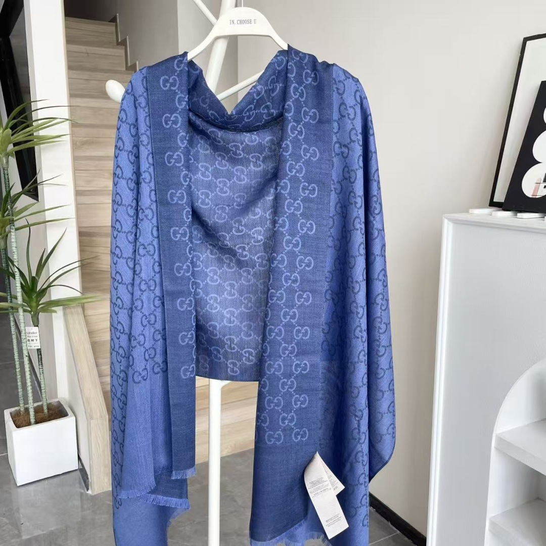 Gucci · 古奇经典羊绒披肩围巾❗来个硬货.麻溜的安排上.纯正出口❗原订单已经交货一批，其中一批刚过
