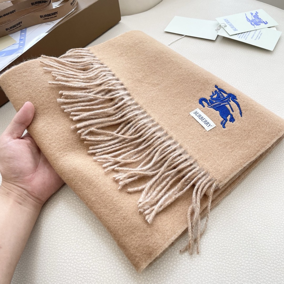 王牌口碑burberry深度水波纹经典羊绒格子围巾‼专柜最新品相，目前专柜都换上了新标👍经典中的经典.全
