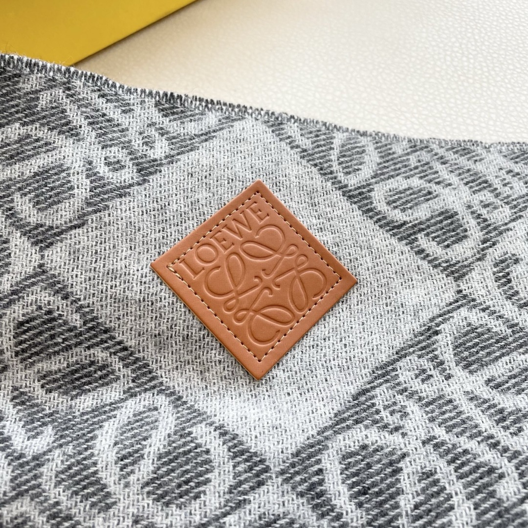 👑👑新款顶级原单中性款‼️罗意威【LW条纹长巾】很幸運拿到這個品牌的東西，真的不多見，很少在國內做訂單，