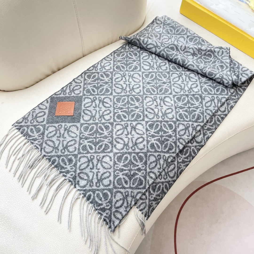 👑👑新款顶级原单中性款‼️罗意威【LW条纹长巾】很幸運拿到這個品牌的東西，真的不多見，很少在國內做訂單，