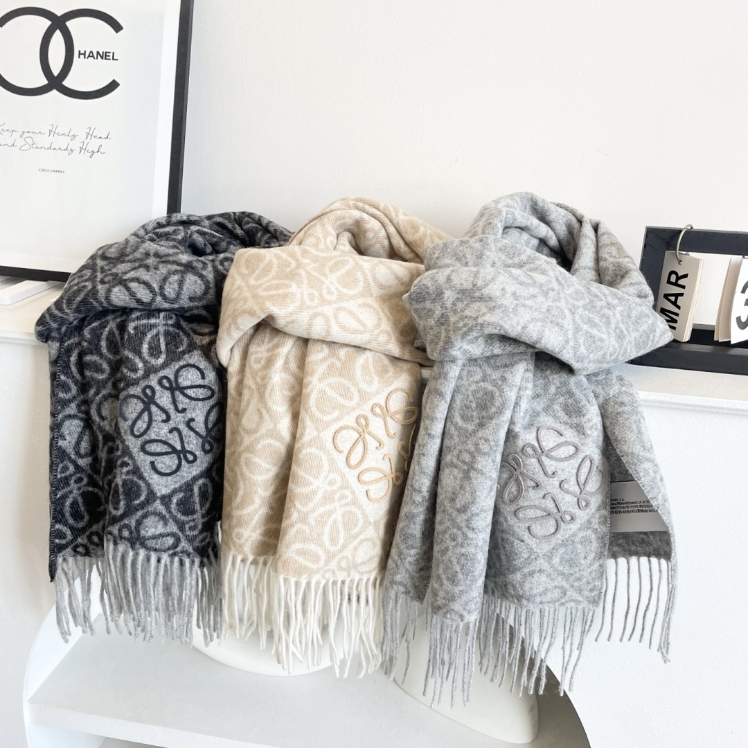 👑👑新款顶级原单中性款‼️罗意威【LW条纹长巾】很幸運拿到這個品牌的東西，真的不多見，很少在國內做訂單，