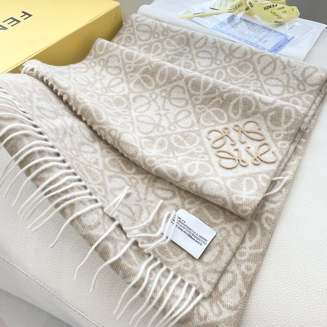 👑👑新款顶级原单中性款‼️罗意威【LW条纹长巾】很幸運拿到這個品牌的東西，真的不多見，很少在國內做訂單，