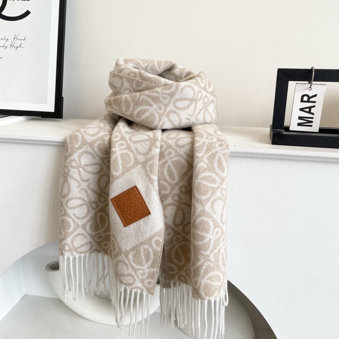 👑👑新款顶级原单中性款‼️罗意威【LW条纹长巾】很幸運拿到這個品牌的東西，真的不多見，很少在國內做訂單，