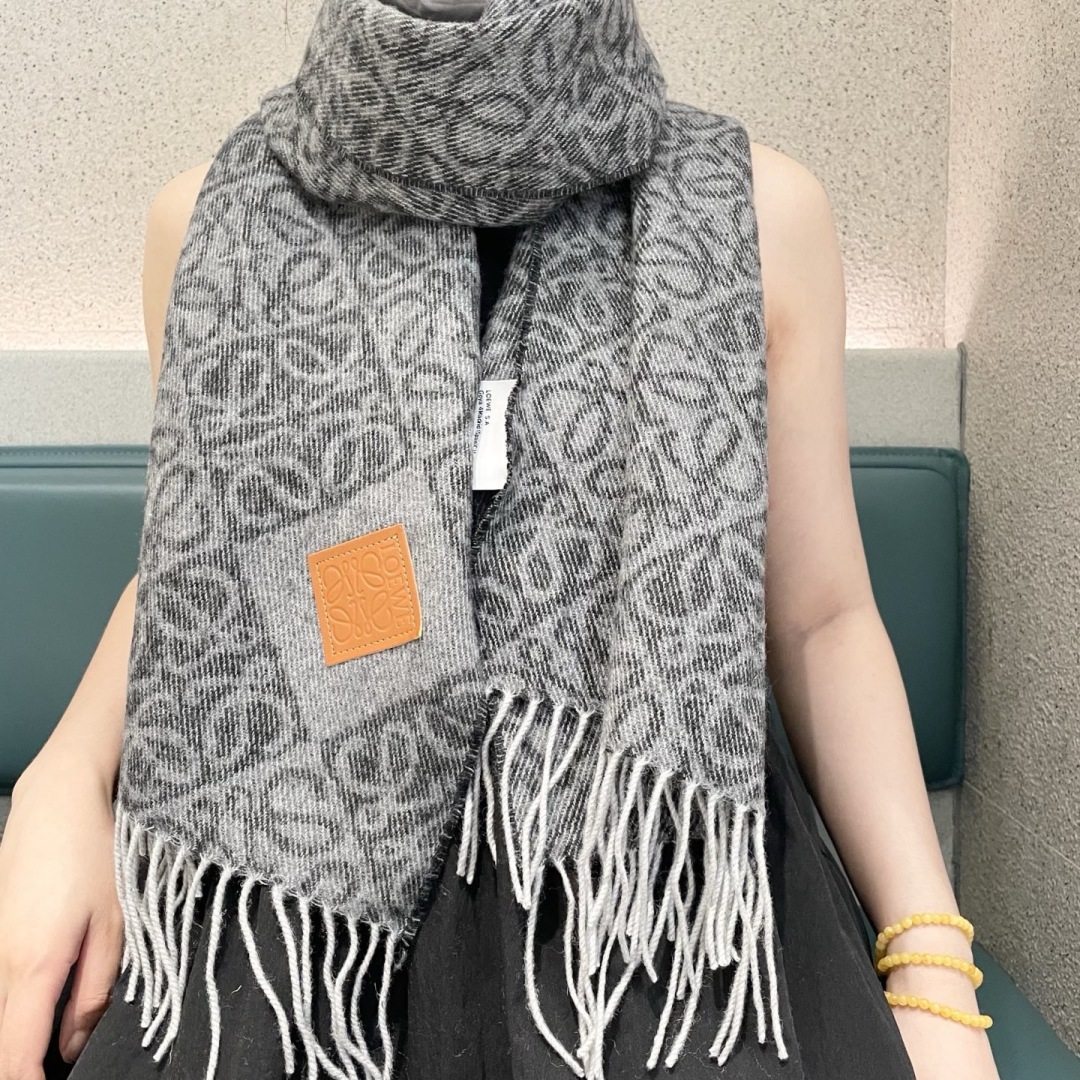 👑👑新款顶级原单中性款‼️罗意威【LW条纹长巾】很幸運拿到這個品牌的東西，真的不多見，很少在國內做訂單，