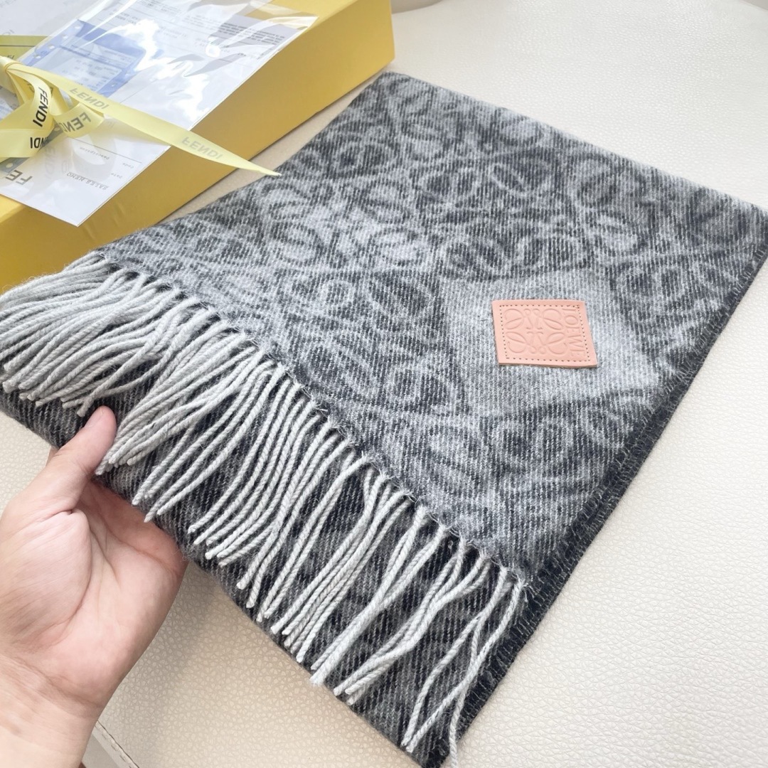 👑👑新款顶级原单中性款‼️罗意威【LW条纹长巾】很幸運拿到這個品牌的東西，真的不多見，很少在國內做訂單，