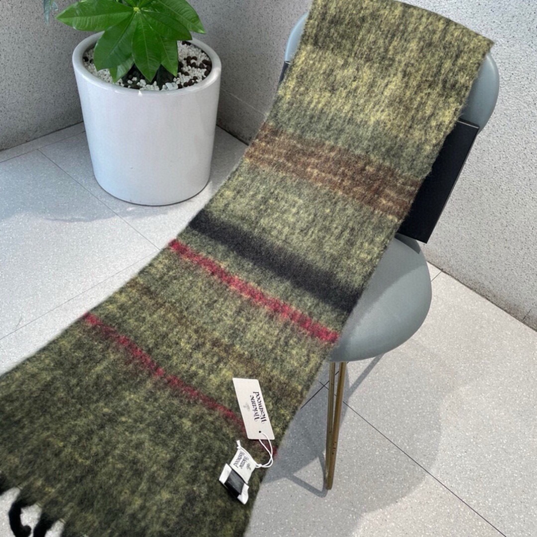 2025小红书走火爆款 𝐕𝐢𝐯𝐢𝐞𝐧𝐧𝐞 𝐖𝐞𝐬𝐭𝐰𝐨𝐨𝐝🪐✨经典大土星马海毛围巾 vivienne w