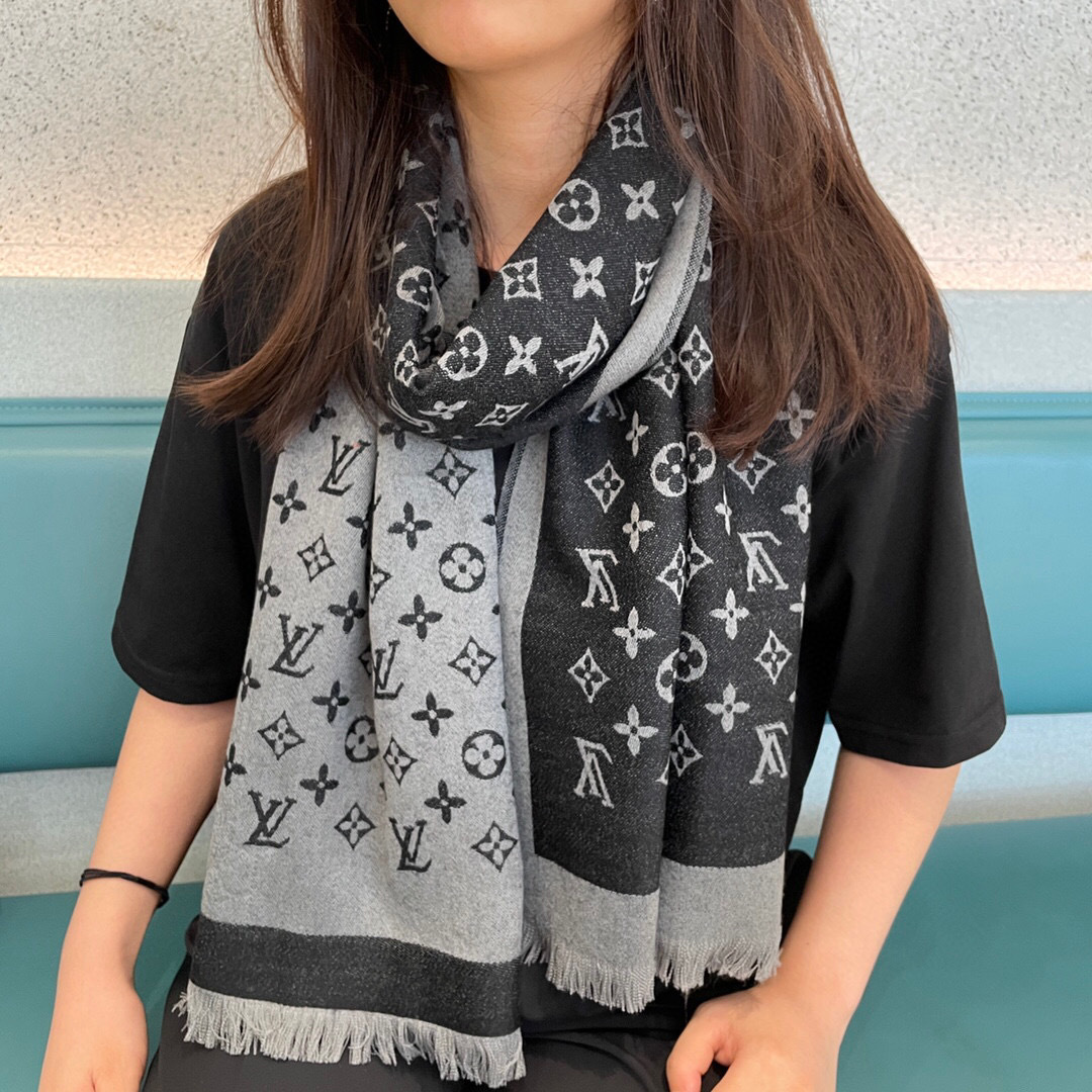 路易威登重磅原单，一模一样 LV专柜新色 出口境外。专柜的最新限量双面拼色‼️【限量版】品质极好,精工高