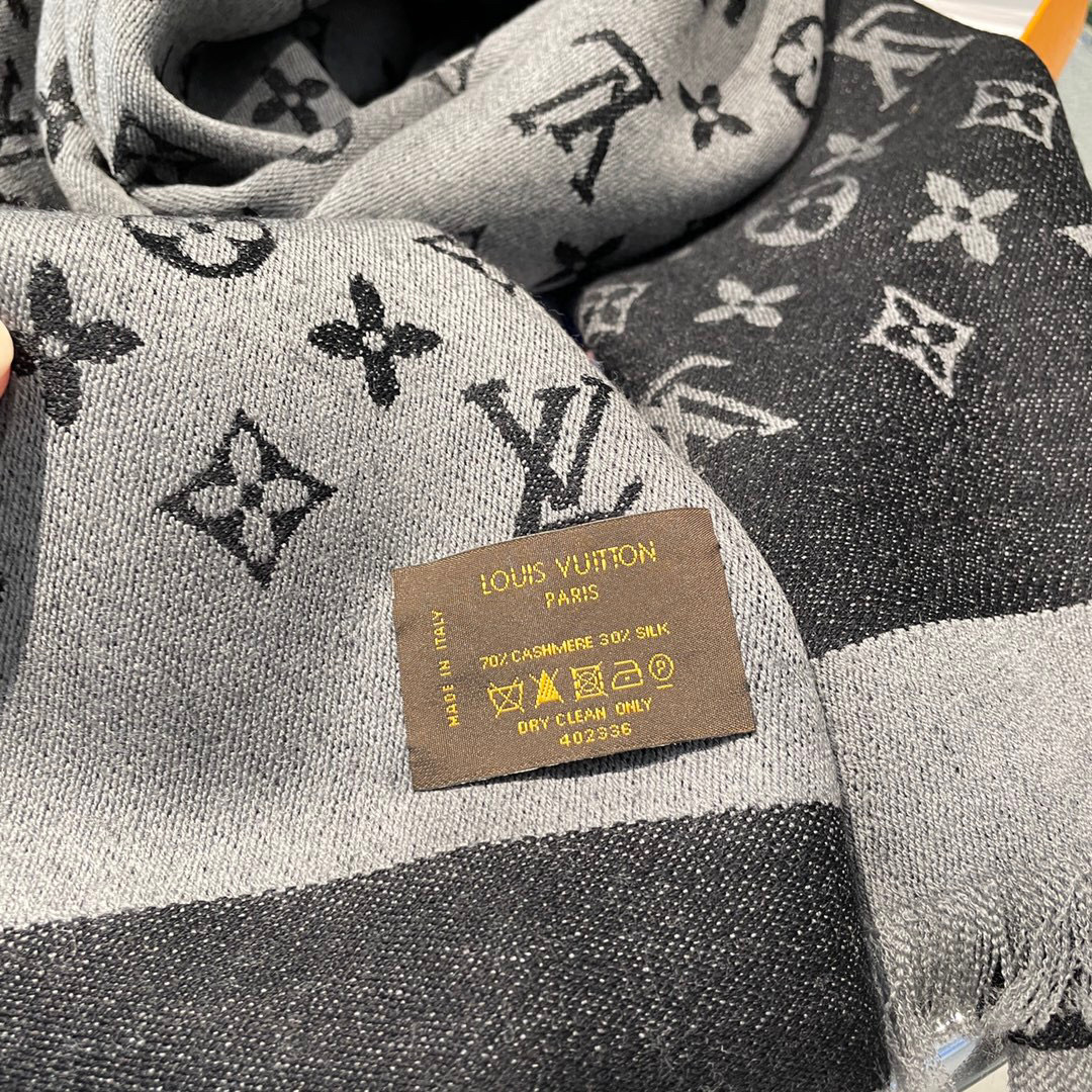 路易威登重磅原单，一模一样 LV专柜新色 出口境外。专柜的最新限量双面拼色‼️【限量版】品质极好,精工高