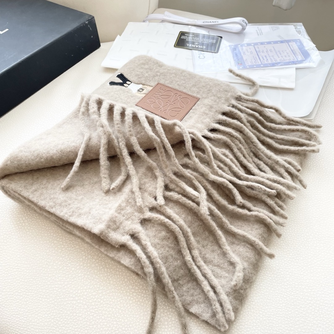 ❤️️2025年罗意威超美新款马海毛围巾！超级推荐入手！】质感好货！主打的马海毛围巾~据说超难买哦！！打