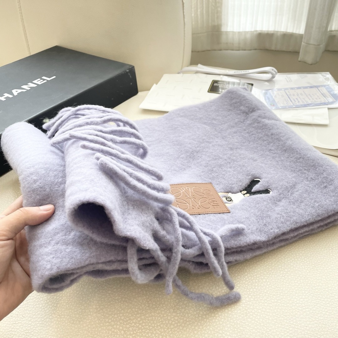 ❤️️2025年罗意威超美新款马海毛围巾！超级推荐入手！】质感好货！主打的马海毛围巾~据说超难买哦！！打