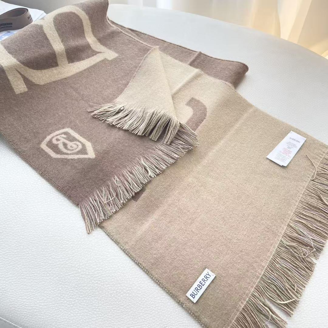 巴宝利💋新款到😍手慢🈚️抢‼️‼️👏💙顶级原单正品旷世绝美顶级高端货👼【绝对值得珍藏👍】👏香奈儿绝美百搭