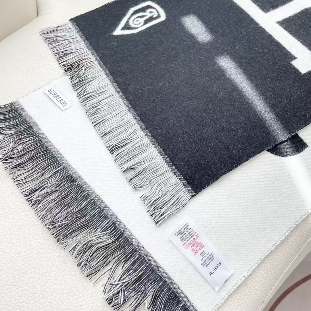 巴宝利💋新款到😍手慢🈚️抢‼️‼️👏💙顶级原单正品旷世绝美顶级高端货👼【绝对值得珍藏👍】👏香奈儿绝美百搭