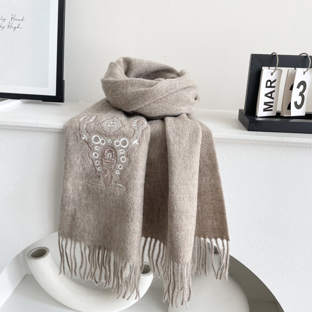 上新2025爱马仕男女款围巾且买且珍惜😍~都是出口订单所以比较难遇❤️东西讲究少而精😍好看的一定要收😎这