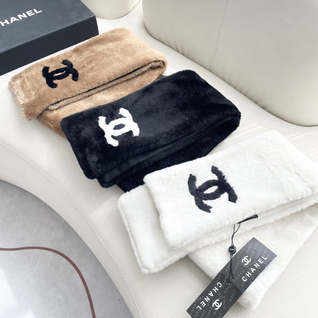 【▪️超级保暖Chanel秋冬新款！！！】简约奢华大气白富美，进口人工皮草和羊绒的结合，高级的范畴已不只