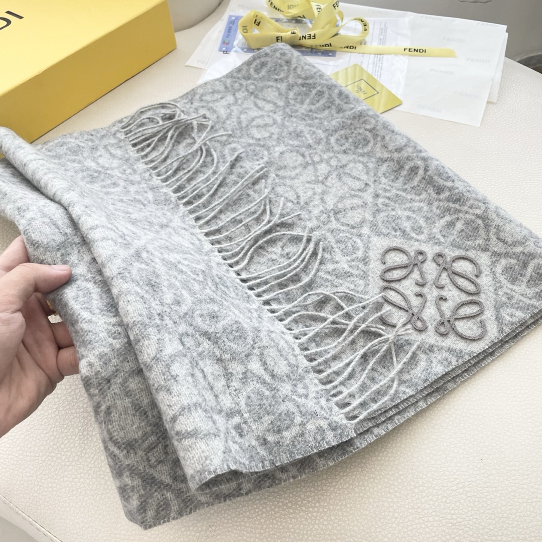 👑👑新款顶级原单中性款‼️罗意威【LW条纹长巾】很幸運拿到這個品牌的東西，真的不多見，很少在國內做訂單，