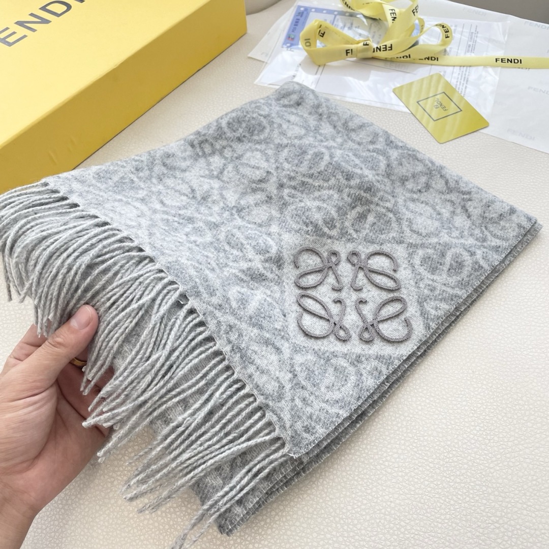 👑👑新款顶级原单中性款‼️罗意威【LW条纹长巾】很幸運拿到這個品牌的東西，真的不多見，很少在國內做訂單，