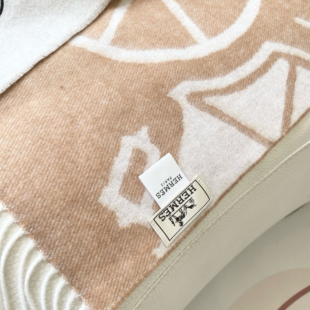 上新2025爱马仕男女款围巾且买且珍惜😍~都是出口订单所以比较难遇❤️东西讲究少而精😍好看的一定要收😎这