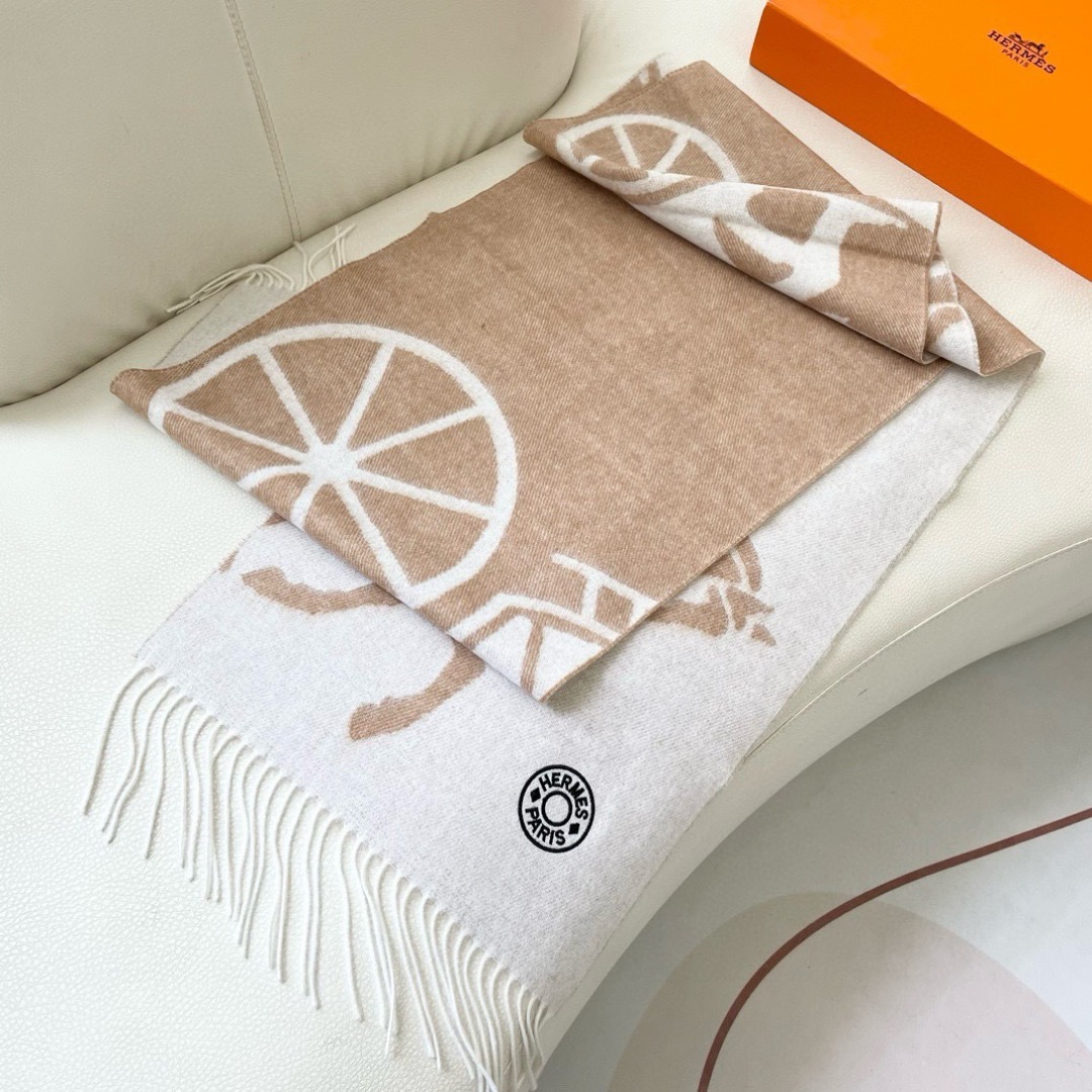 上新2025爱马仕男女款围巾且买且珍惜😍~都是出口订单所以比较难遇❤️东西讲究少而精😍好看的一定要收😎这