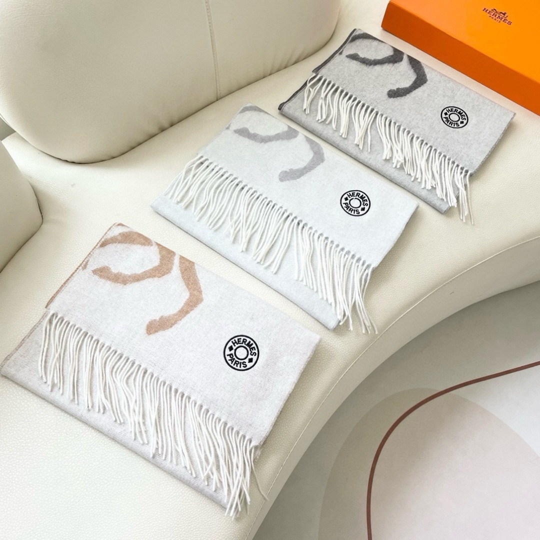 上新2025爱马仕男女款围巾且买且珍惜😍~都是出口订单所以比较难遇❤️东西讲究少而精😍好看的一定要收😎这