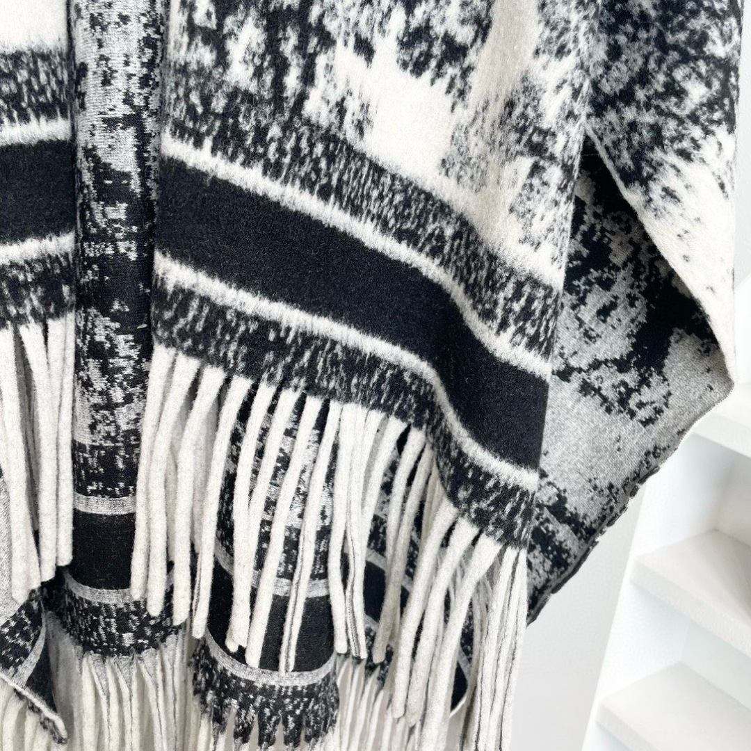 ✨重磅推荐‼️CD动物印花大方巾❗️围巾披肩毛毯三用，超级惊艳的一款！百分百保真！超唯美的一款正品订单，