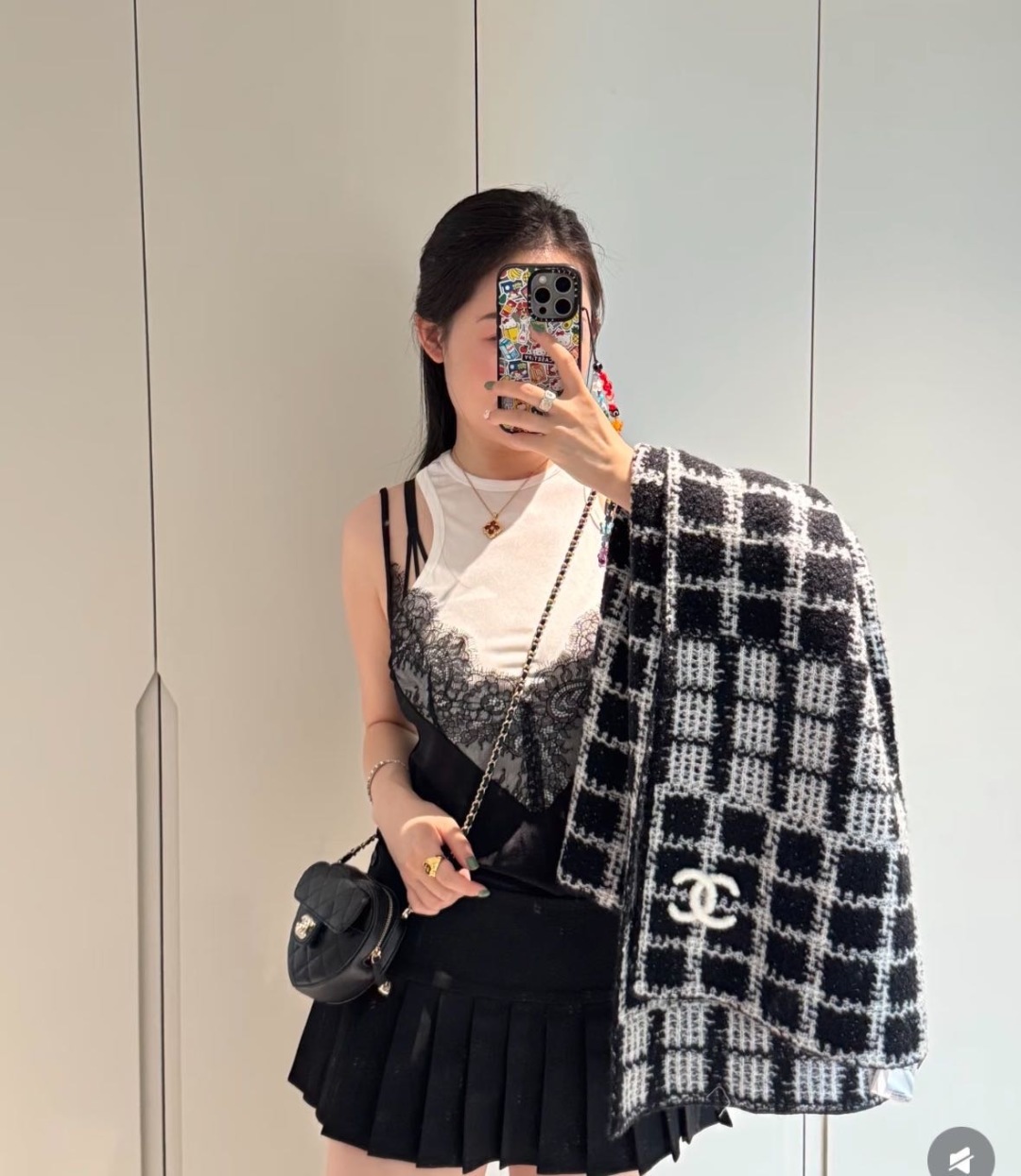 香奈儿针织双面围巾，顶级高端货👼👏绝美百搭款💋专柜限量哦‼️有钱都很难订到💛💙💜顶级山羊绒针织围巾，整条