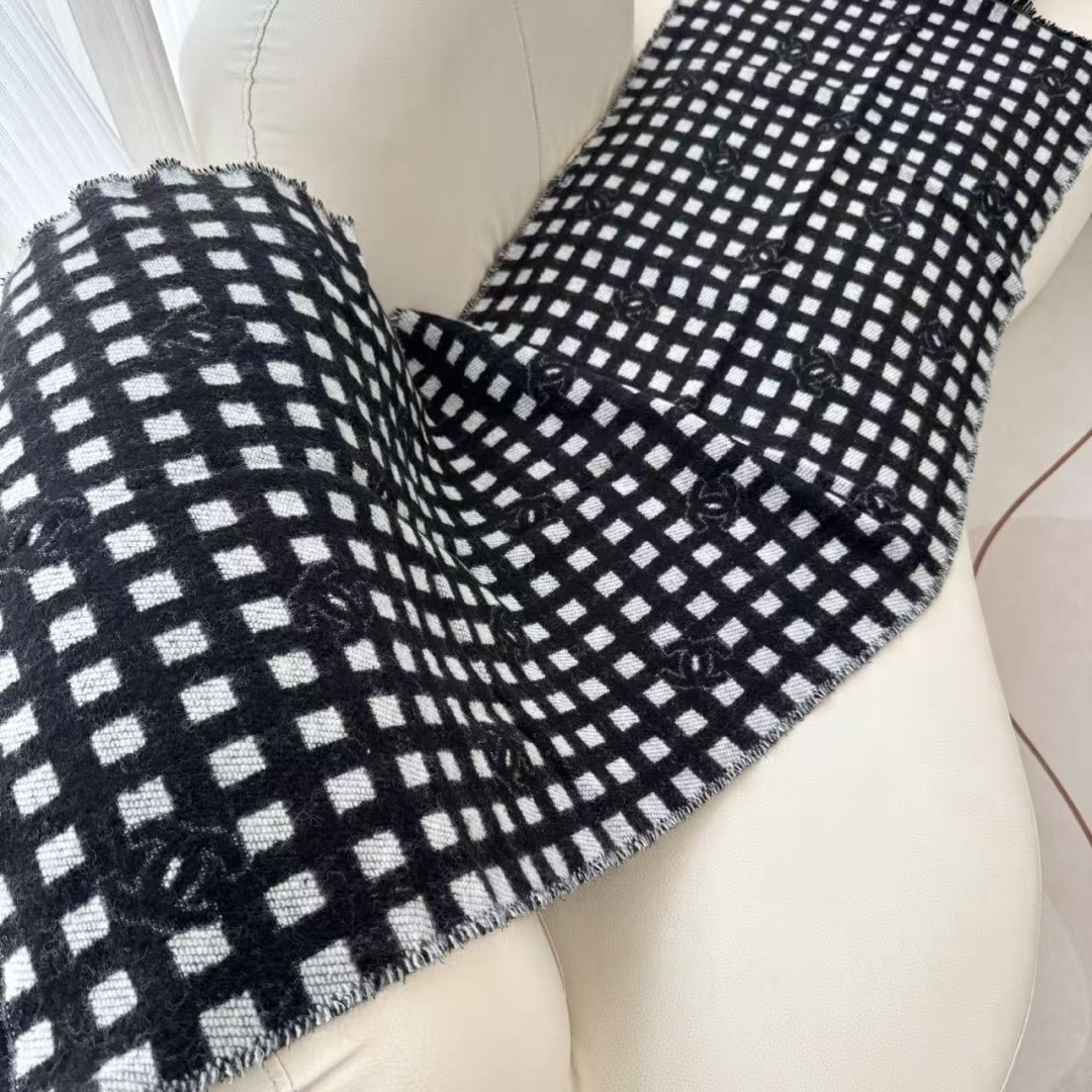Chanel - Cashmere Scarf