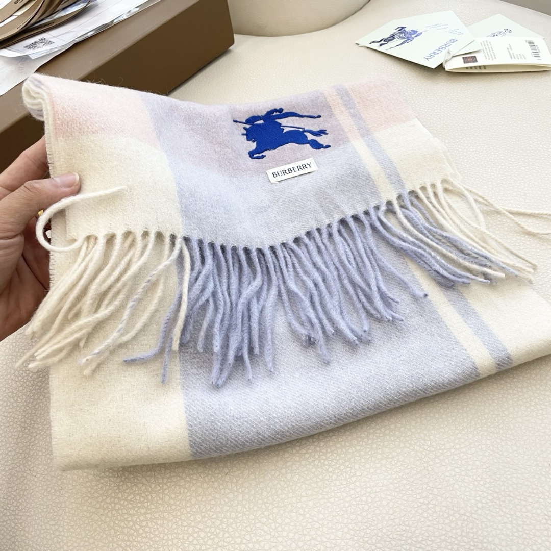 爆款🔺双面羊绒专柜同步 经典设计完美，若隐若现的巴宝利标志，强烈推荐手慢无‼️千万别去专柜买‼️代购就要