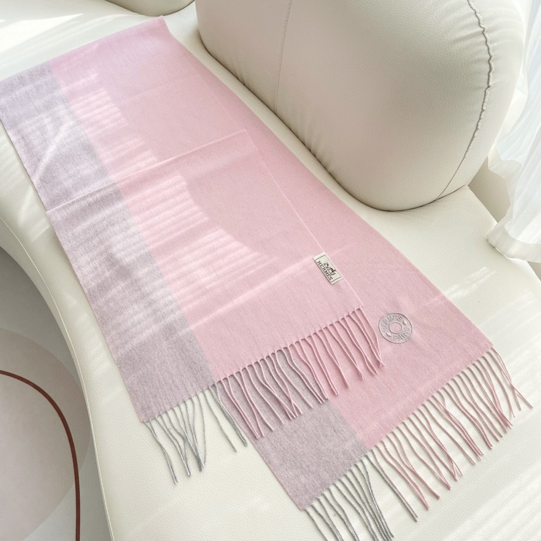 上新2025爱马仕男女款围巾且买且珍惜😍~都是出口订单所以比较难遇❤️东西讲究少而精😍好看的一定要收😎这