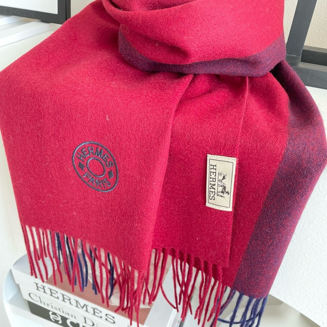 上新2025爱马仕男女款围巾且买且珍惜😍~都是出口订单所以比较难遇❤️东西讲究少而精😍好看的一定要收😎这