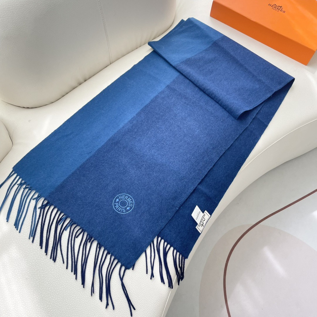 上新2025爱马仕男女款围巾且买且珍惜😍~都是出口订单所以比较难遇❤️东西讲究少而精😍好看的一定要收😎这