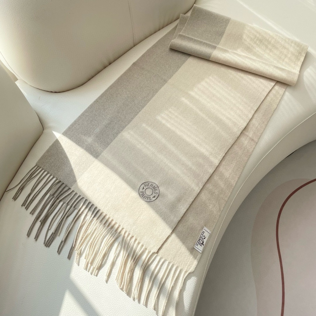 上新2025爱马仕男女款围巾且买且珍惜😍~都是出口订单所以比较难遇❤️东西讲究少而精😍好看的一定要收😎这