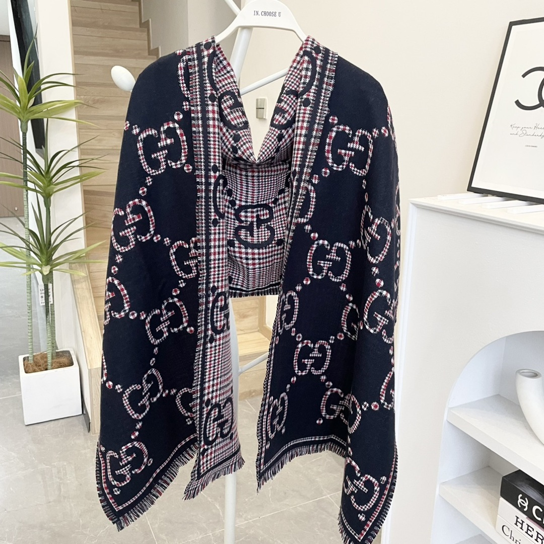 Gucci · 古奇经典羊绒披肩围巾❗来个硬货.麻溜的安排上.纯正出口❗原订单已经交货一批，其中一批刚过