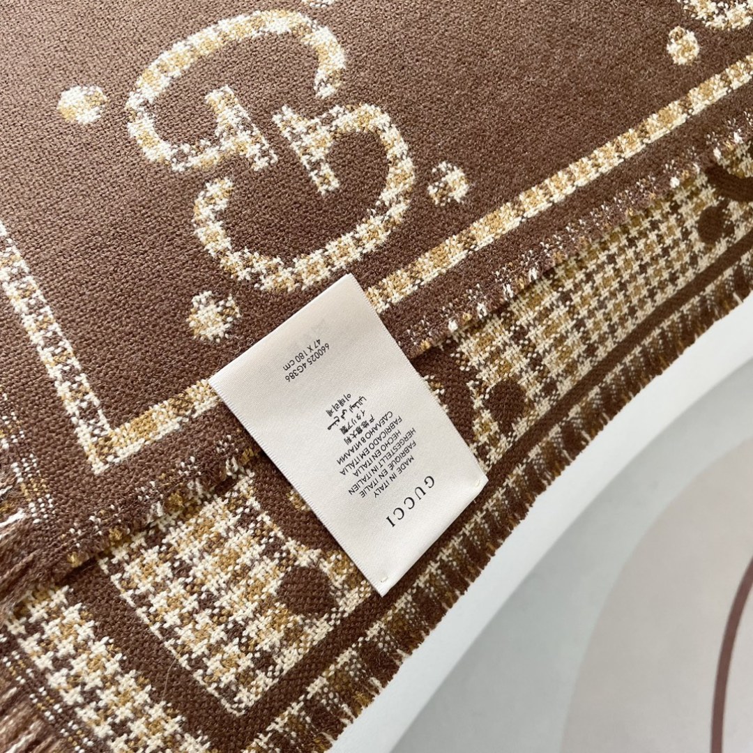 Gucci · 古奇经典羊绒披肩围巾❗来个硬货.麻溜的安排上.纯正出口❗原订单已经交货一批，其中一批刚过