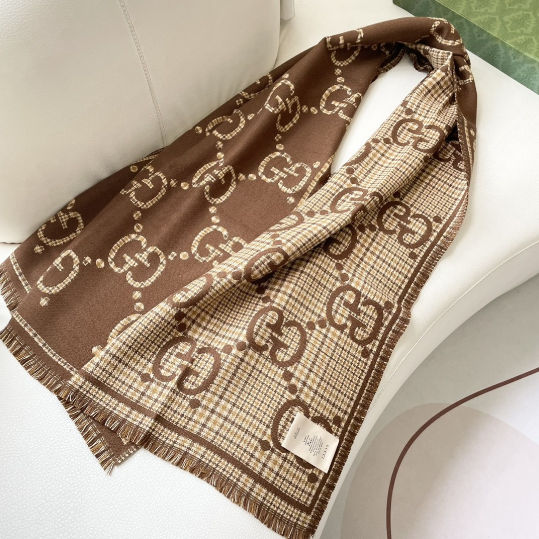 Gucci · 古奇经典羊绒披肩围巾❗来个硬货.麻溜的安排上.纯正出口❗原订单已经交货一批，其中一批刚过