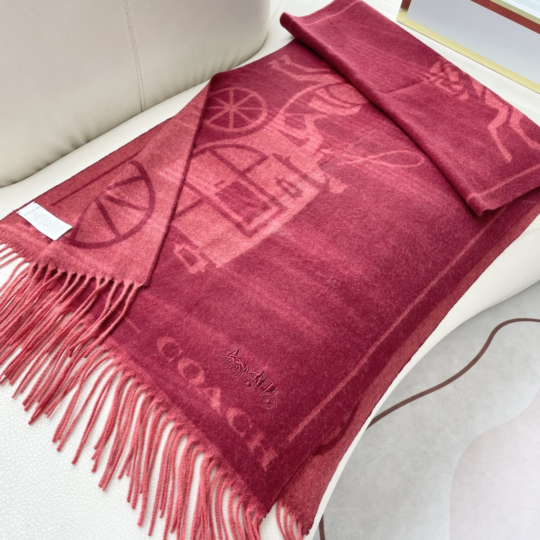 高版本✨【经典款】COACH经典 蔻驰披肩也太好看了吧！不仅有颜值还有品质，羊绒，手感超级软糯和舒服，尺