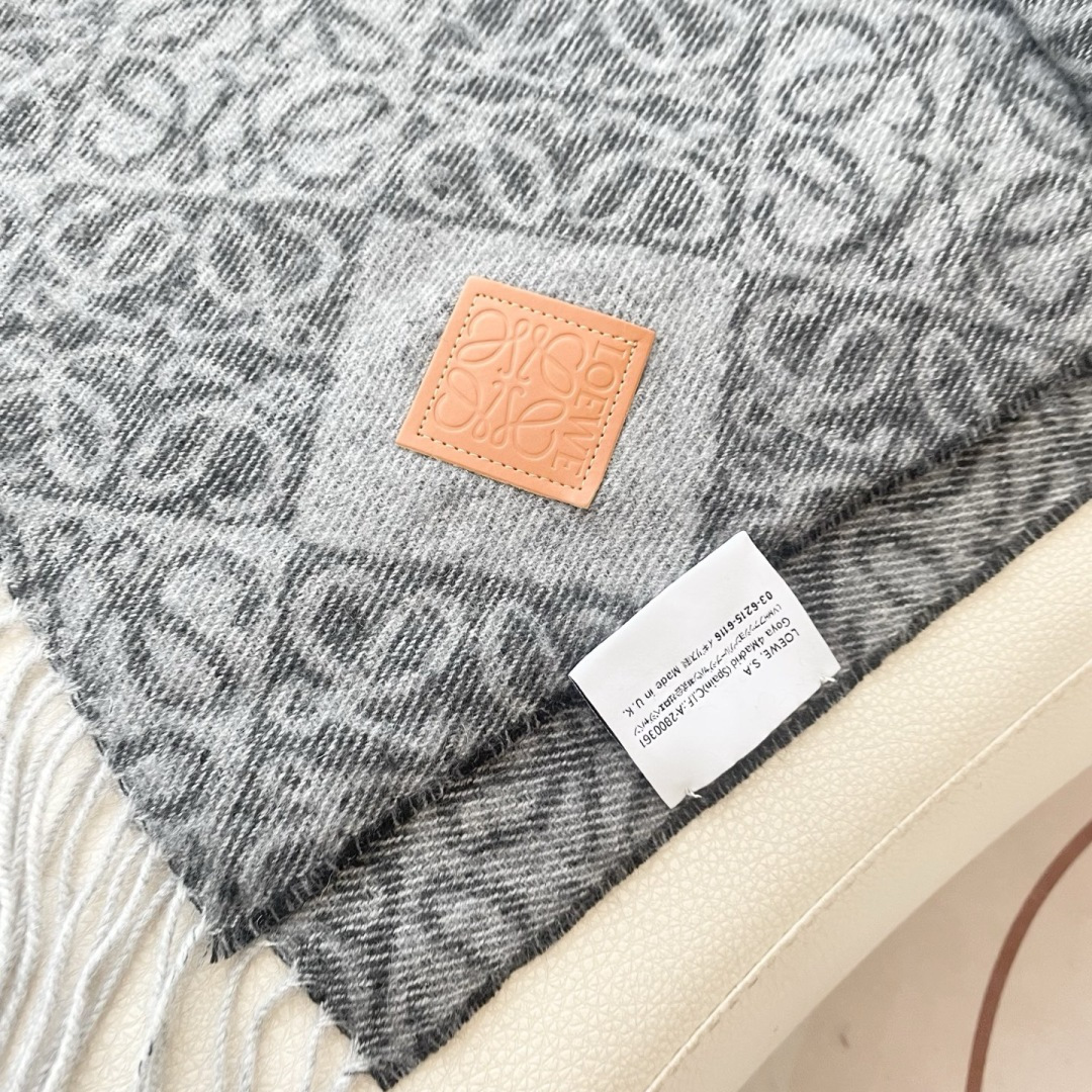 👑👑新款顶级原单中性款‼️罗意威【LW条纹长巾】很幸運拿到這個品牌的東西，真的不多見，很少在國內做訂單，