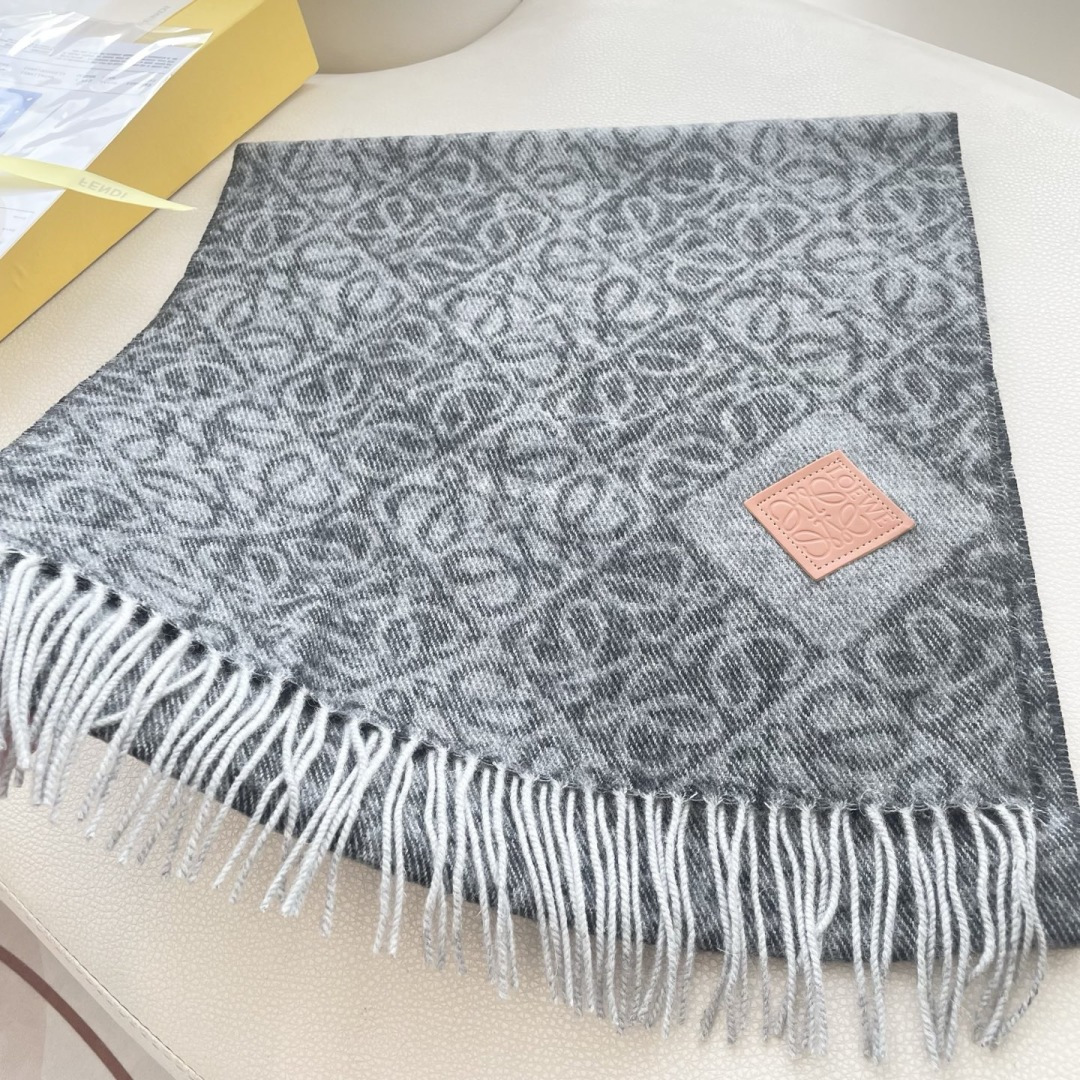 👑👑新款顶级原单中性款‼️罗意威【LW条纹长巾】很幸運拿到這個品牌的東西，真的不多見，很少在國內做訂單，