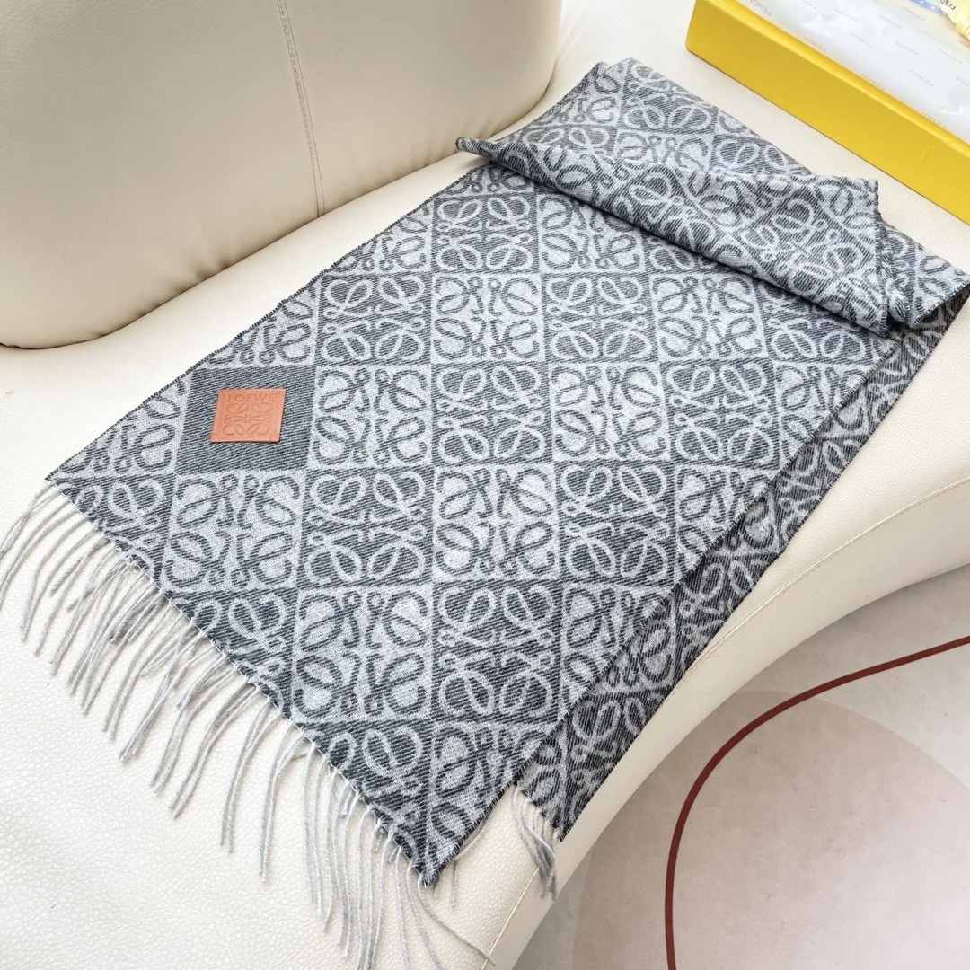 👑👑新款顶级原单中性款‼️罗意威【LW条纹长巾】很幸運拿到這個品牌的東西，真的不多見，很少在國內做訂單，