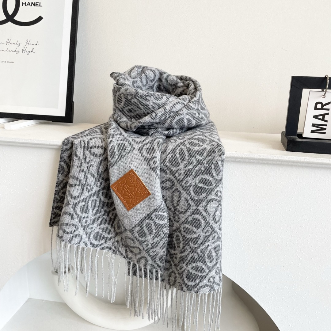 👑👑新款顶级原单中性款‼️罗意威【LW条纹长巾】很幸運拿到這個品牌的東西，真的不多見，很少在國內做訂單，