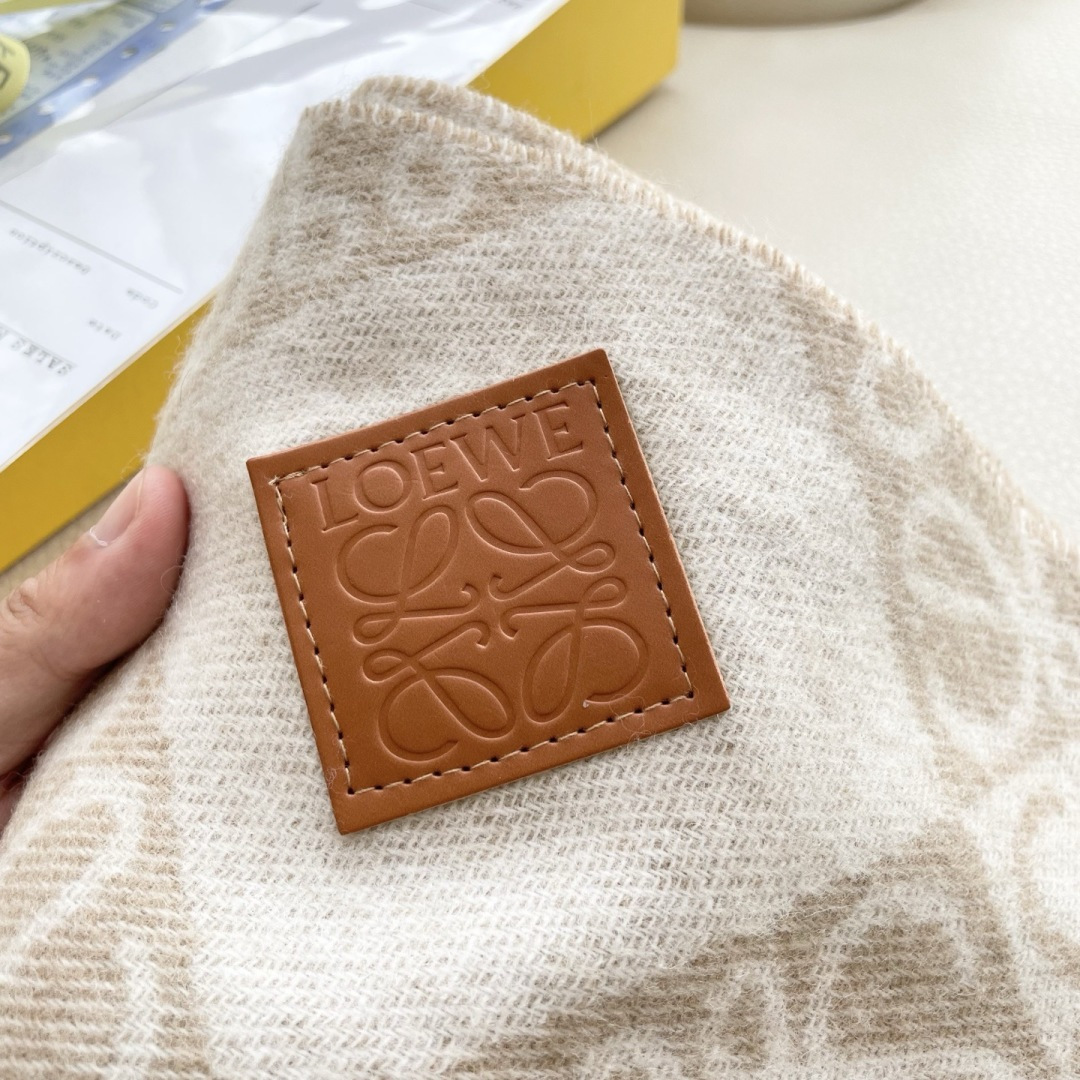 👑👑新款顶级原单中性款‼️罗意威【LW条纹长巾】很幸運拿到這個品牌的東西，真的不多見，很少在國內做訂單，