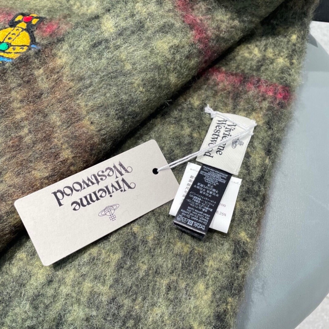 2025小红书走火爆款 𝐕𝐢𝐯𝐢𝐞𝐧𝐧𝐞 𝐖𝐞𝐬𝐭𝐰𝐨𝐨𝐝🪐✨经典大土星马海毛围巾 vivienne w