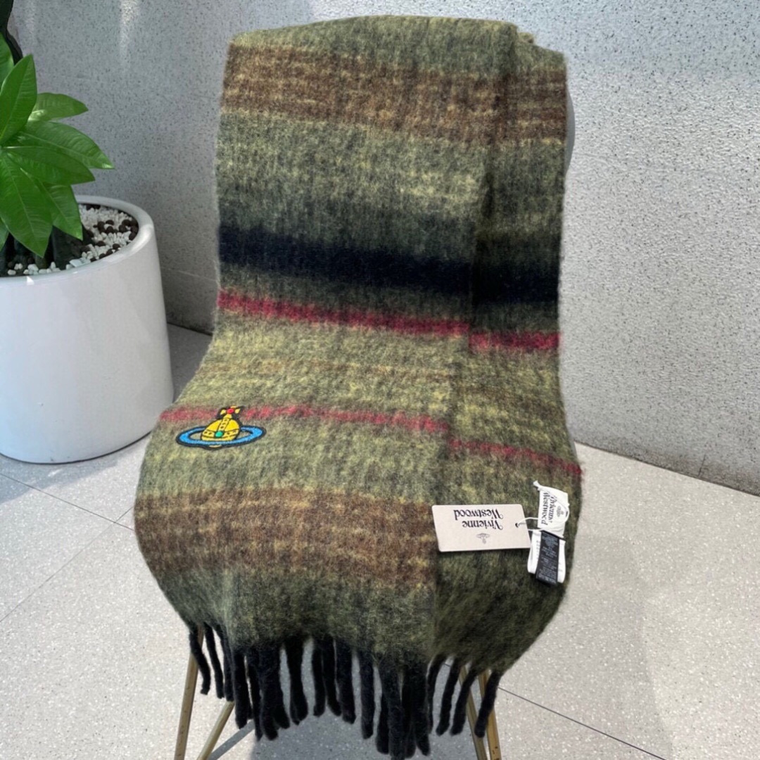 2025小红书走火爆款 𝐕𝐢𝐯𝐢𝐞𝐧𝐧𝐞 𝐖𝐞𝐬𝐭𝐰𝐨𝐨𝐝🪐✨经典大土星马海毛围巾 vivienne w