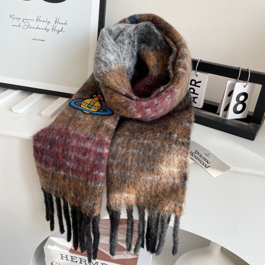 2025小红书走火爆款 𝐕𝐢𝐯𝐢𝐞𝐧𝐧𝐞 𝐖𝐞𝐬𝐭𝐰𝐨𝐨𝐝🪐✨经典大土星马海毛围巾 vivienne w