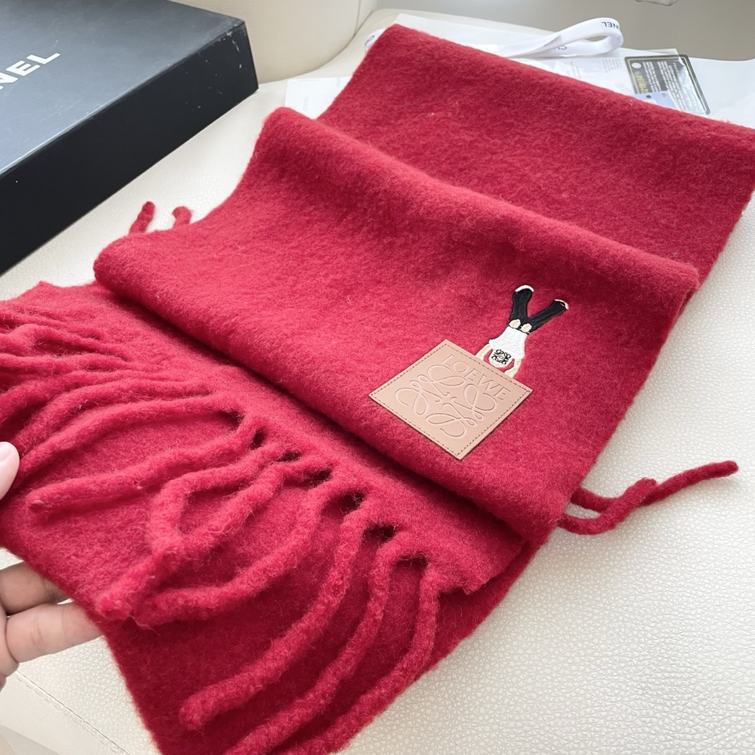 ❤️️2025年罗意威超美新款马海毛围巾！超级推荐入手！】质感好货！主打的马海毛围巾~据说超难买哦！！打