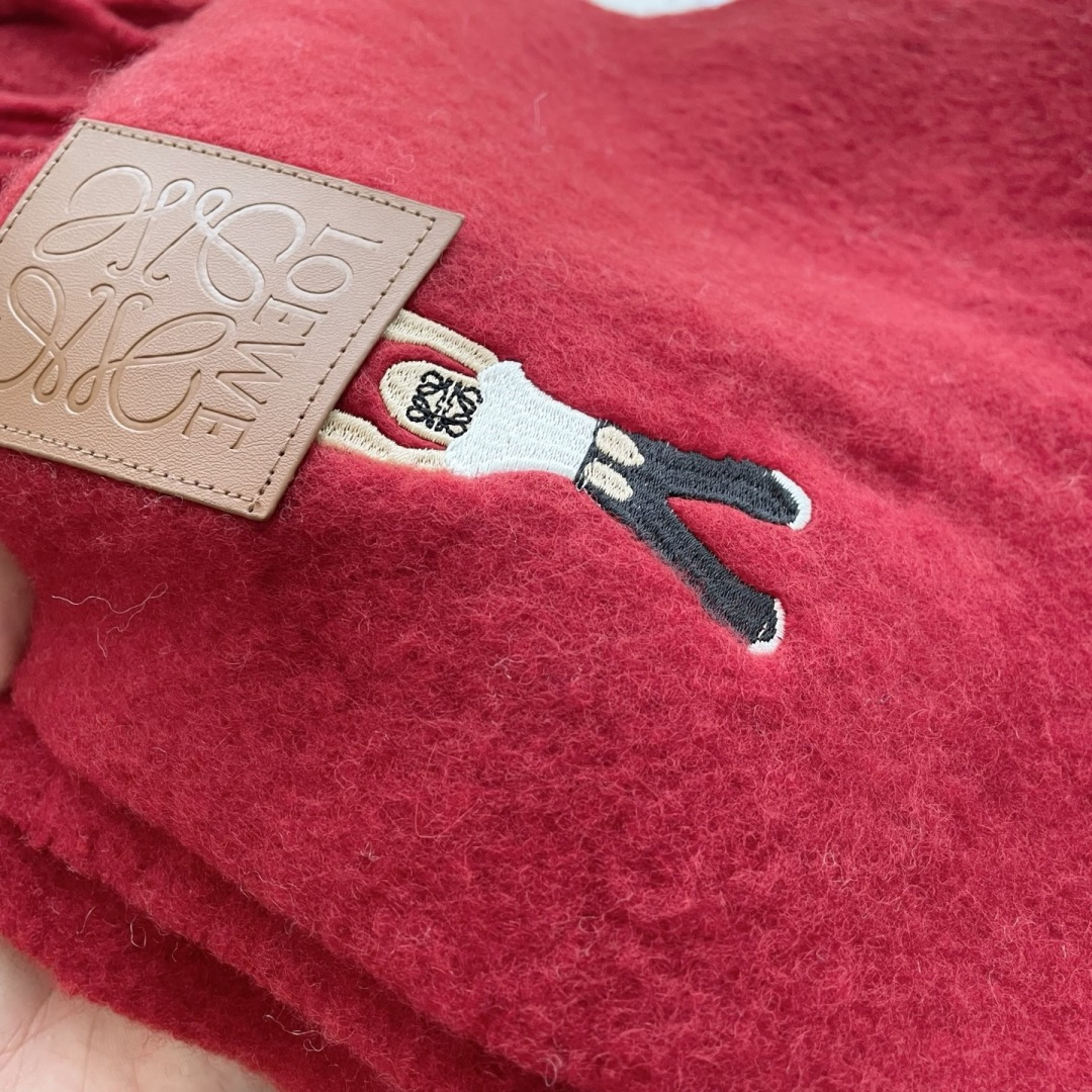 ❤️️2025年罗意威超美新款马海毛围巾！超级推荐入手！】质感好货！主打的马海毛围巾~据说超难买哦！！打