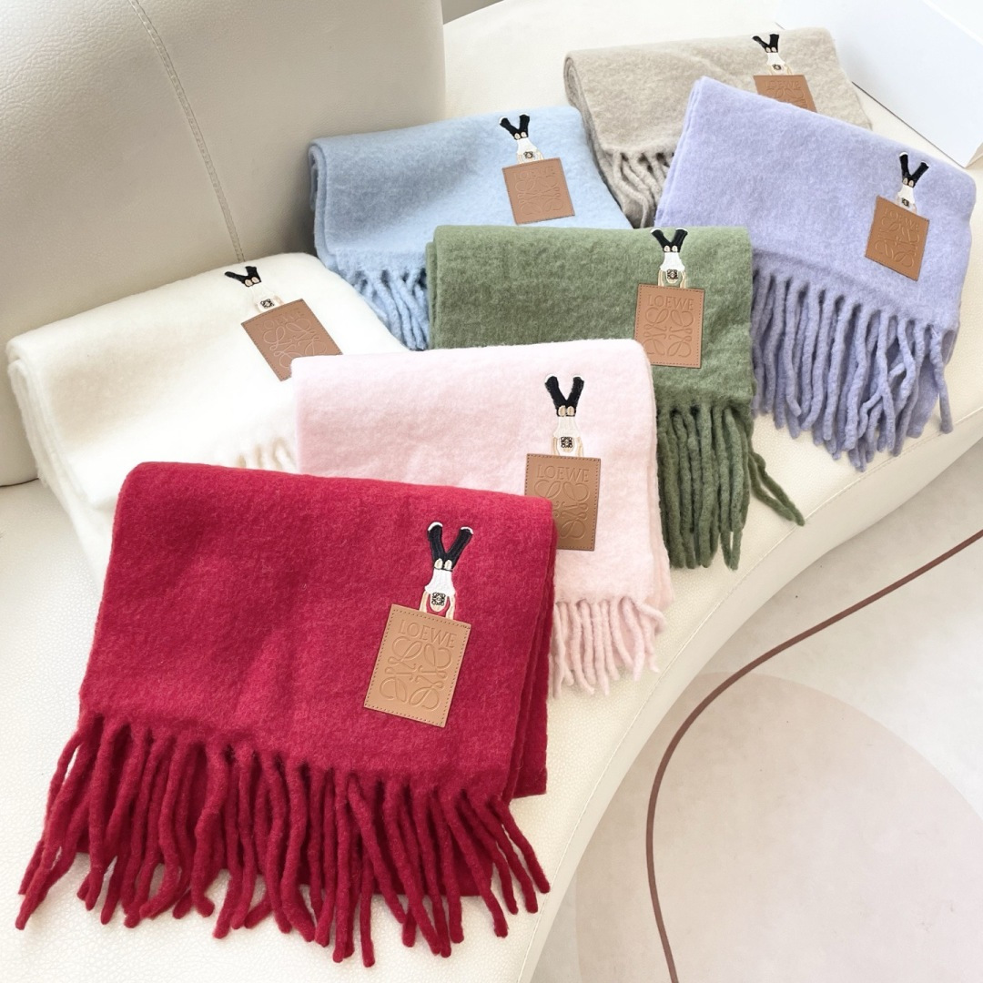 ❤️️2025年罗意威超美新款马海毛围巾！超级推荐入手！】质感好货！主打的马海毛围巾~据说超难买哦！！打