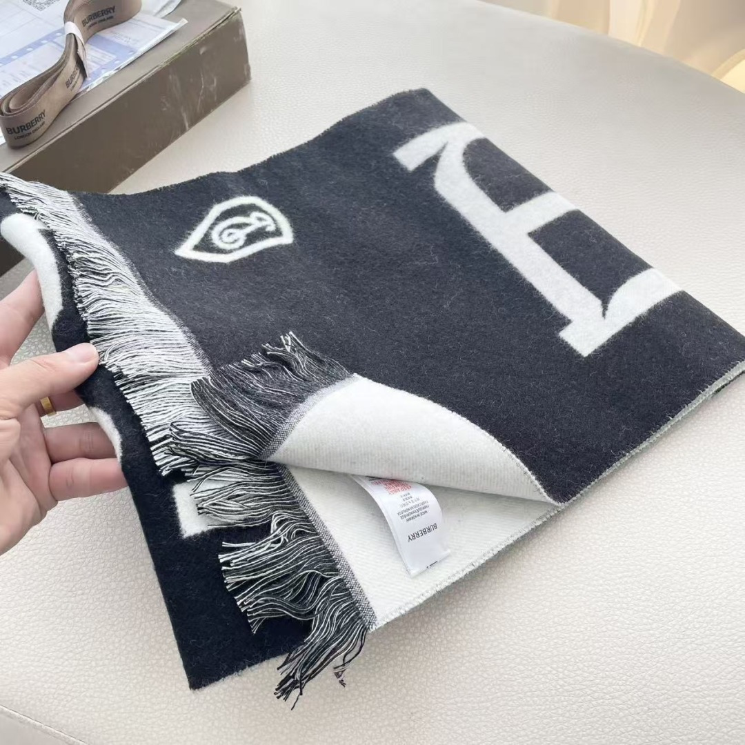 巴宝利💋新款到😍手慢🈚️抢‼️‼️👏💙顶级原单正品旷世绝美顶级高端货👼【绝对值得珍藏👍】👏香奈儿绝美百搭